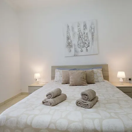 アパート Modern 3br Stylish & Spacious - Close To Sliema Promenade グジラ