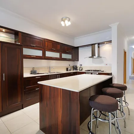Modern 3br Stylish & Spacious - Close To Sliema Promenade * グジラ