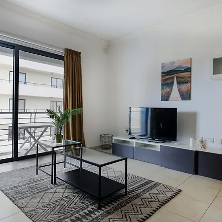 Modern 3br Stylish & Spacious - Close To Sliema Promenade شقة Gzira
